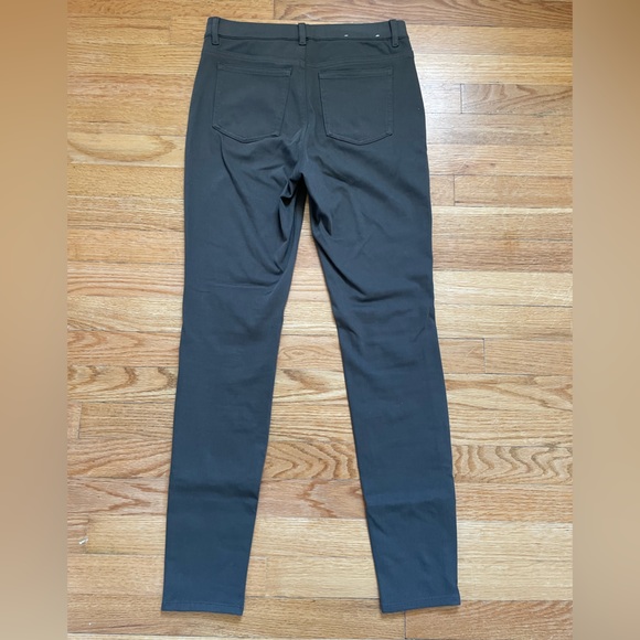 UNIQLO Ultra Stretch Legging Pants - Size M (28-29) - Picture 2 of 3